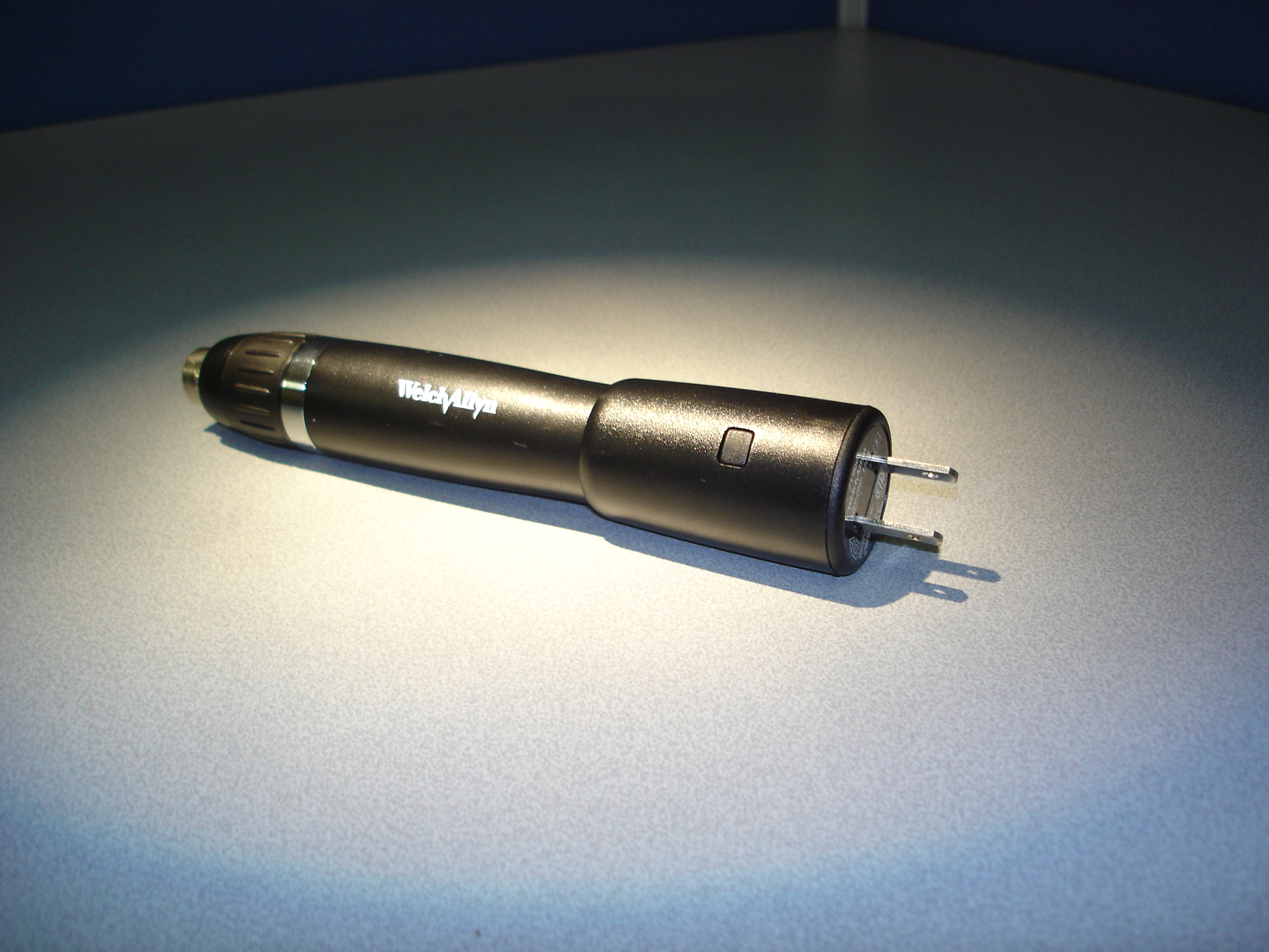 ウェルチアリン社3.5Vリチウムハンドル用簡易型充電アダプターが登場しました。