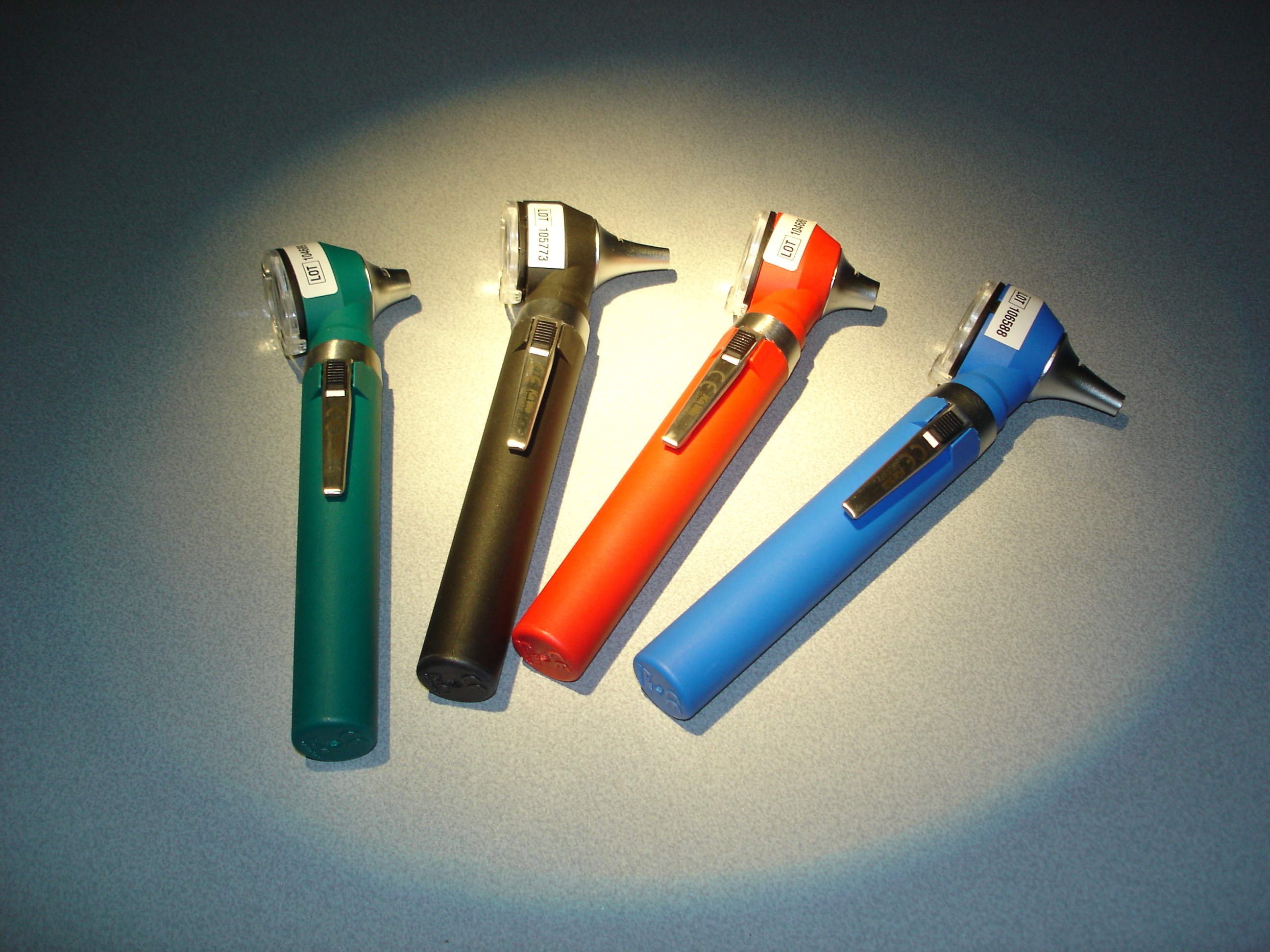 ついに登場LED耳鏡がドイツ・カーベ社より!!