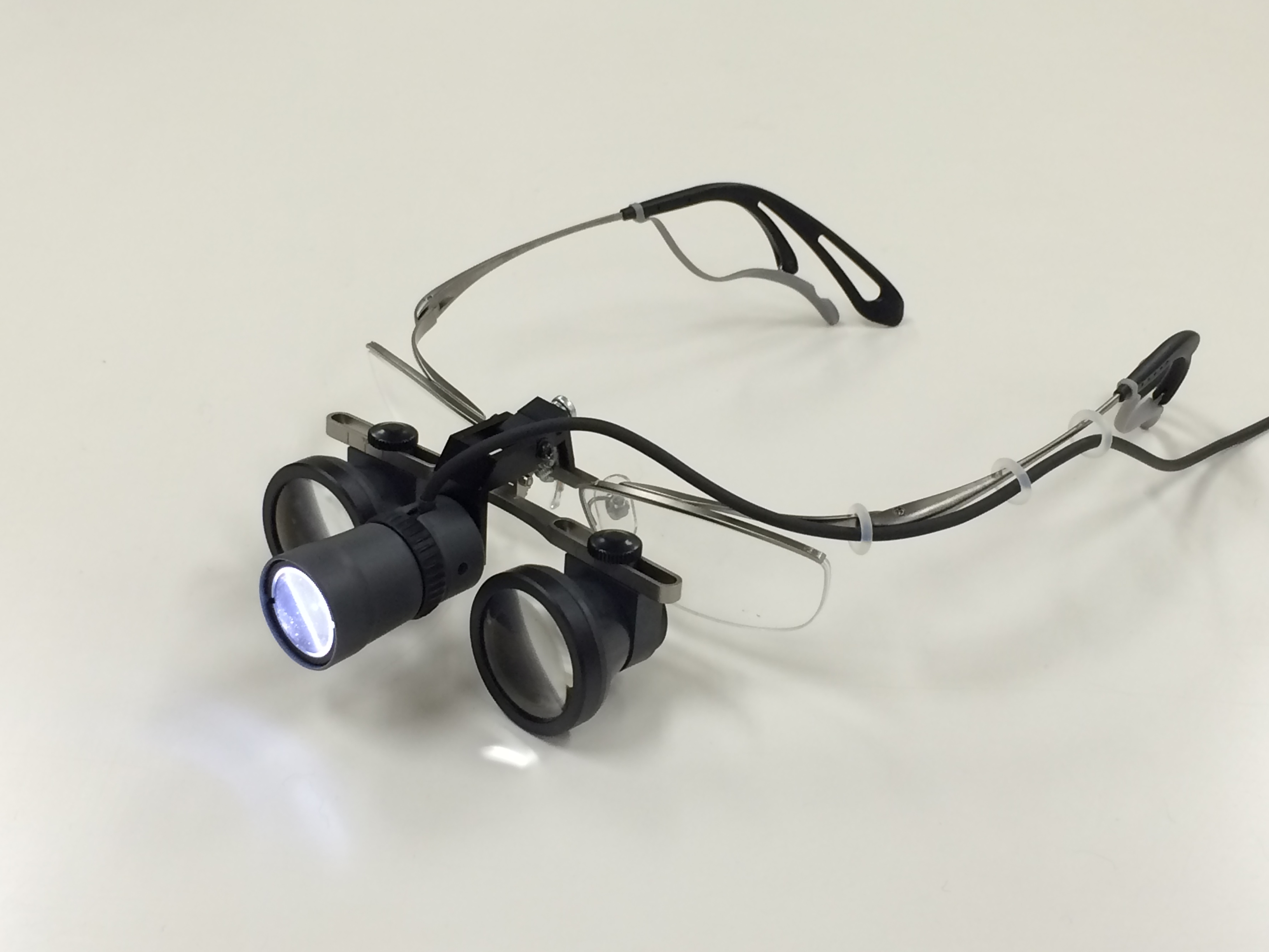 新発売!ハマット手術用双眼ルーペLEDライト付